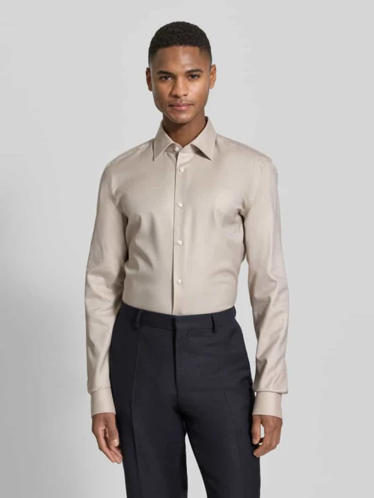 Zdjęcie produktu Koszula biznesowa krój slim fit z extra długim rękawem model 'HANK' Boss Beżowy