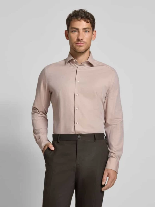 Zdjęcie produktu Koszula biznesowa o kroju modern fit z kołnierzykiem typu kent model ‘Global’ Olymp Piaskowy