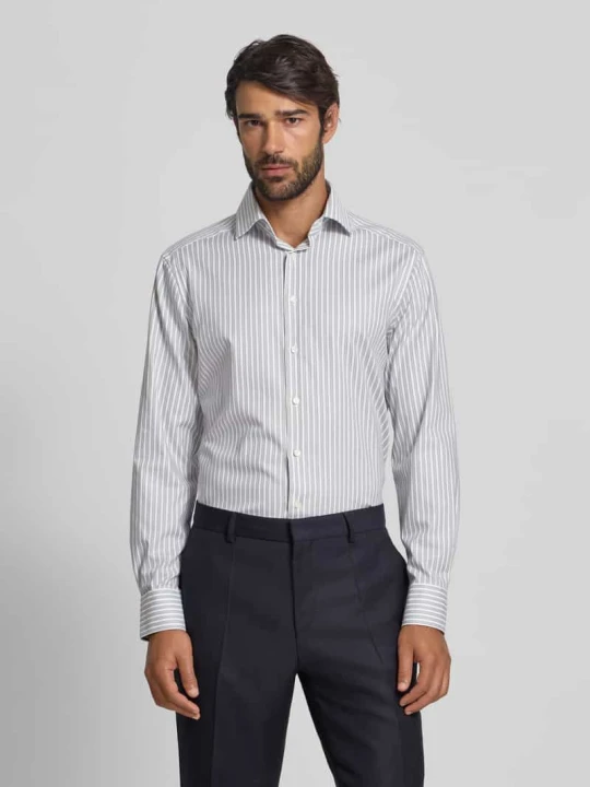 Zdjęcie produktu Koszula biznesowa o kroju Modern Fit z kołnierzykiem typu kent Olymp Beżowy