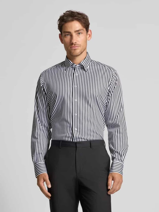 Zdjęcie produktu Koszula biznesowa o kroju modern fit z listwą guzikową Eterna Czarny