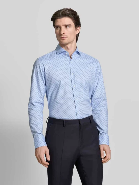 Zdjęcie produktu Koszula biznesowa o kroju regular fit z bawełny z kołnierzykiem typu kent model „JOE” Boss Błękitny