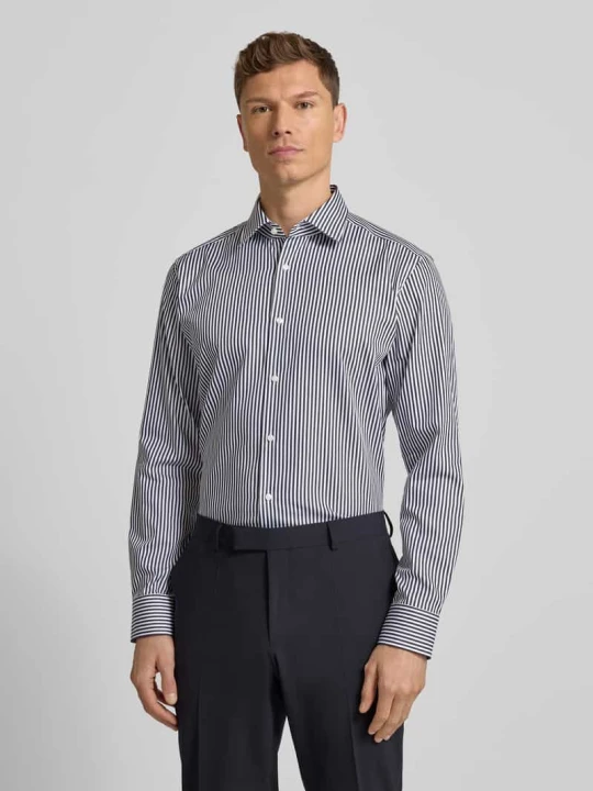 Zdjęcie produktu Koszula biznesowa o kroju regular fit z czystej bawełny model „JOE” Boss Granatowy