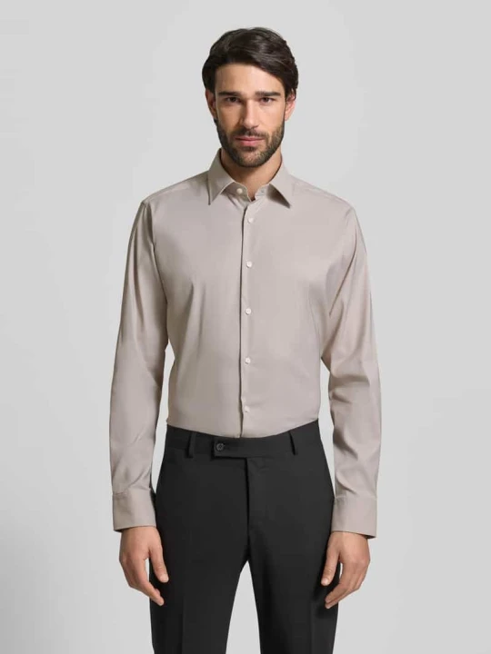 Zdjęcie produktu Regular Fit koszula biznesowa z elastycznego splotu twill model 'P-JOE-KENT-C1-222' Boss Piaskowy