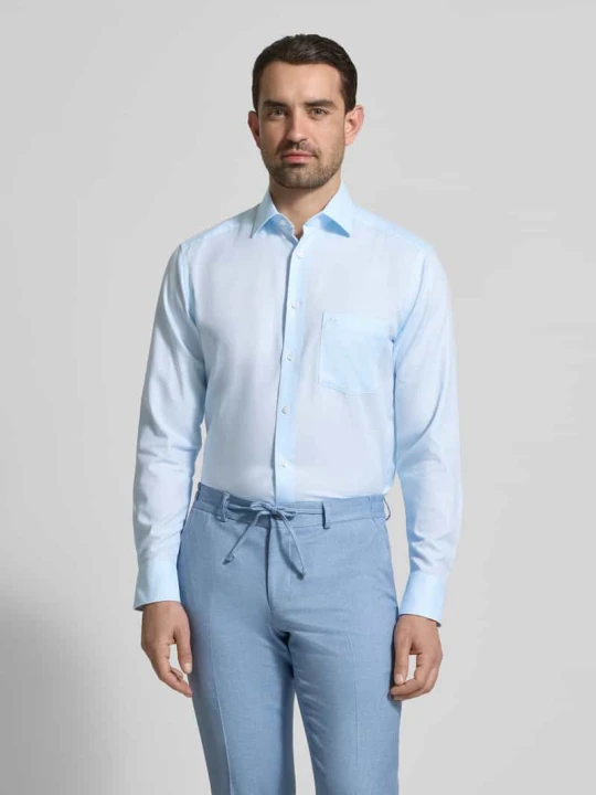 Zdjęcie produktu Koszula biznesowa o kroju modern fit z fakturowanym wzorem i kołnierzykiem typu kent Olymp Błękitny