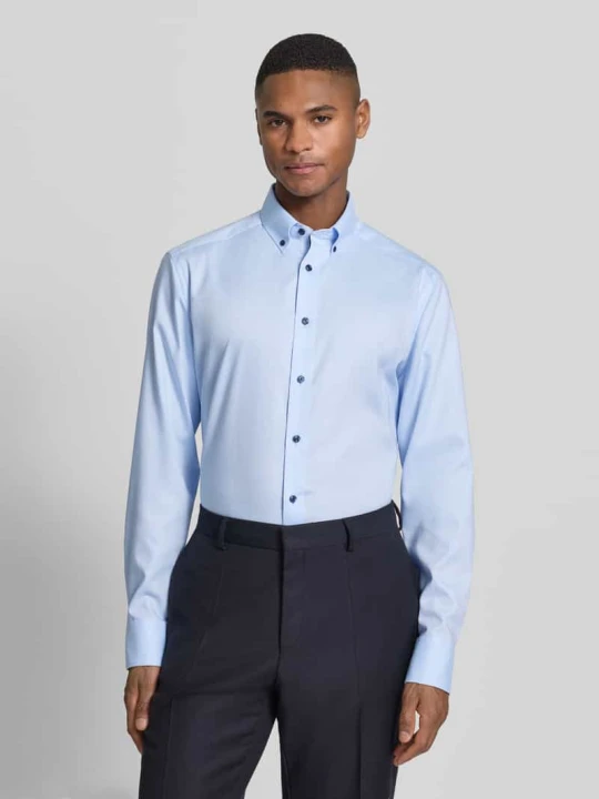 Zdjęcie produktu Koszula Biznes o kroju regular fit z kołnierzykiem typu button down Olymp Błękitny