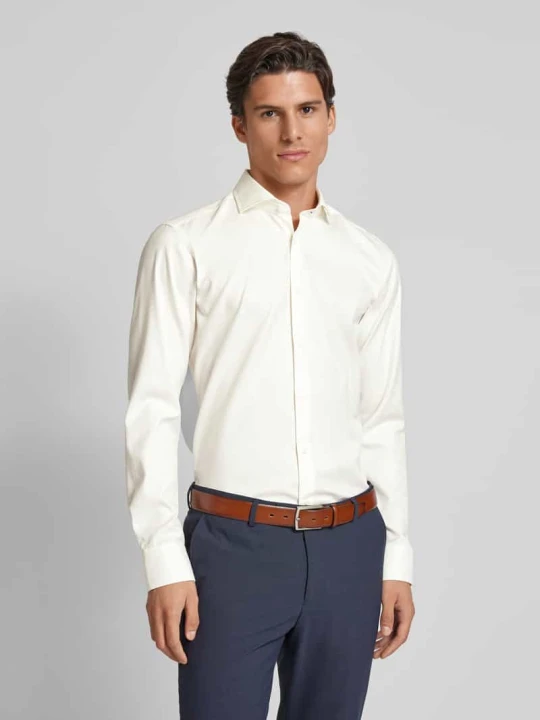 Zdjęcie produktu Koszula biznesowa o kroju regular fit z kołnierzykiem typu cutaway model ‘Joe’ Boss Écru