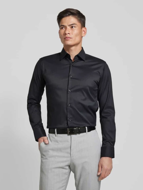 Zdjęcie produktu Koszula biznesowa o kroju regular fit z kołnierzykiem typu kent model ‘Joe’ Boss Czarny