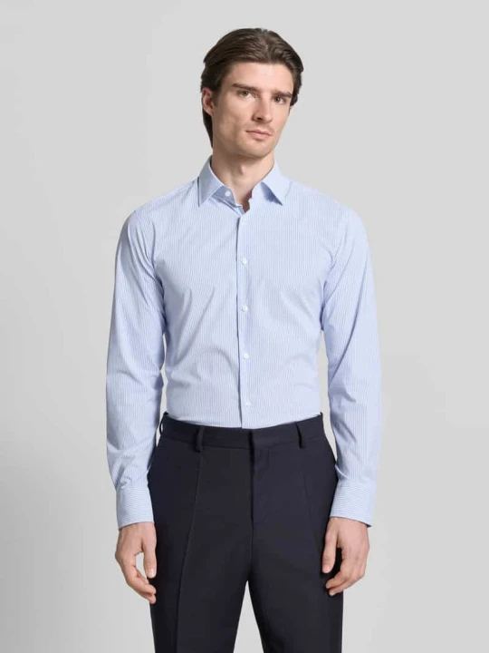 Zdjęcie produktu Koszula biznesowa o kroju regular fit z kołnierzykiem typu kent model „JOE” Boss Błękitny
