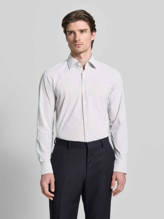 Zdjęcie produktu Koszula biznesowa o kroju regular fit z kołnierzykiem typu kent model „JOE” Boss Piaskowy