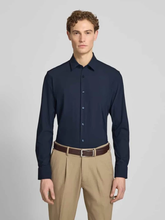 Zdjęcie produktu Koszula biznesowa o kroju regular fit z kołnierzykiem typu kent model 'JOE' Boss Granatowy