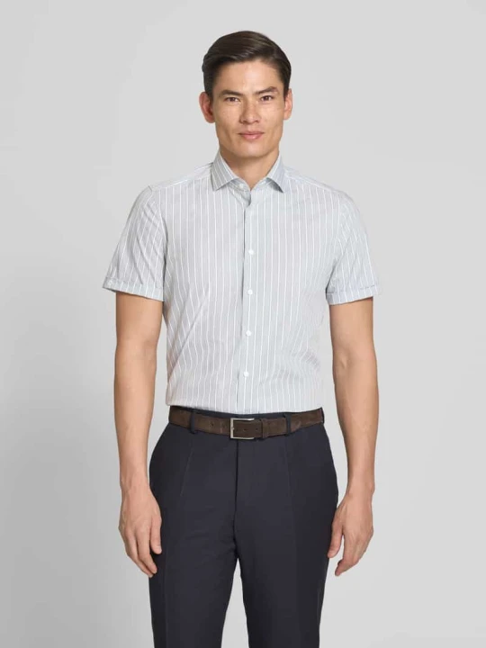 Zdjęcie produktu Koszula biznesowa o kroju slim fit z blokowymi pasami i kołnierzykiem typu kent OLYMP Level 5 Zielony