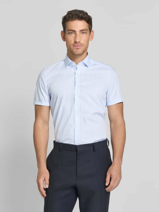 Zdjęcie produktu Koszula biznesowa o kroju slim fit z blokowymi pasami i kołnierzykiem typu kent OLYMP Level 5 Błękitny