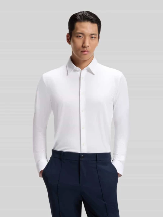 Zdjęcie produktu Koszula biznesowa o kroju slim fit z kołnierzykiem typu kent Boss Biały