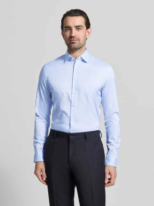Zdjęcie produktu Koszula biznesowa o kroju slim fit z kołnierzykiem typu kent Jake*s Jasnoniebieski