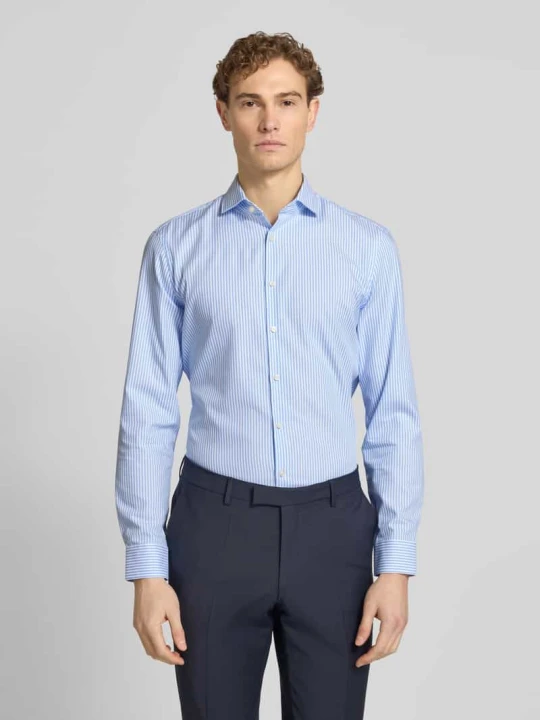 Zdjęcie produktu Koszula biznesowa o kroju slim fit z kołnierzykiem typu kent Jake*s Błękitny