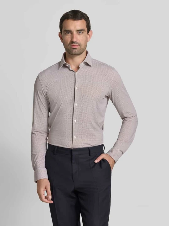 Zdjęcie produktu Koszula biznesowa o kroju slim fit z kołnierzykiem typu kent model 'KENNO' Hugo Beżowy