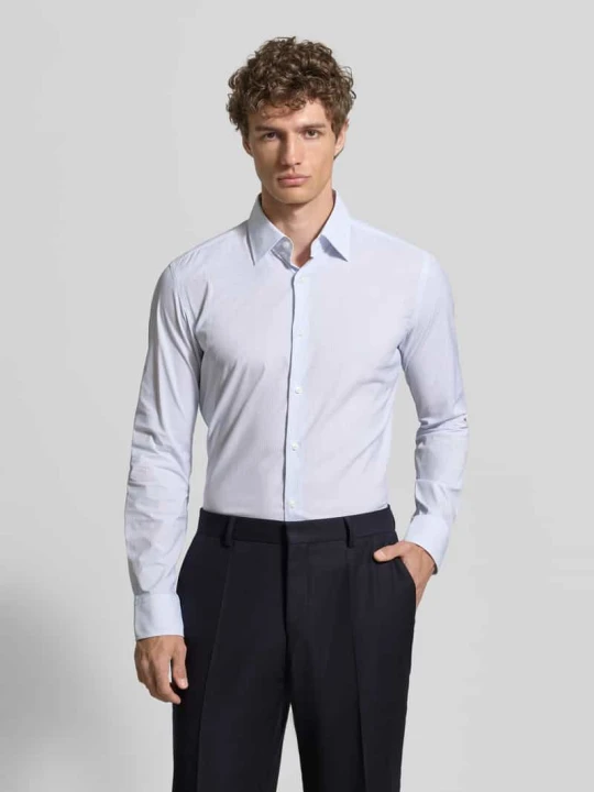Zdjęcie produktu Koszula biznesowa o kroju slim fit z kołnierzykiem typu kent model 'P-HANK-K' Boss Błękitny