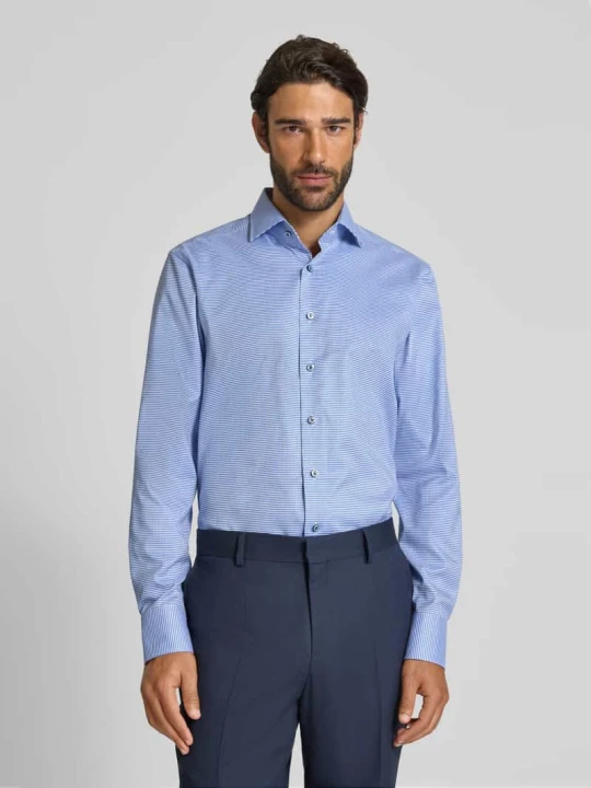 Zdjęcie produktu Koszula biznesowa o kroju slim fit z kołnierzykiem typu kent model ‘Savio’ OLYMP SIGNATURE Błękitny