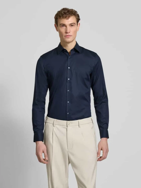 Zdjęcie produktu Koszula biznesowa o kroju slim fit z kołnierzykiem typu kent OLYMP No. Six Granatowy
