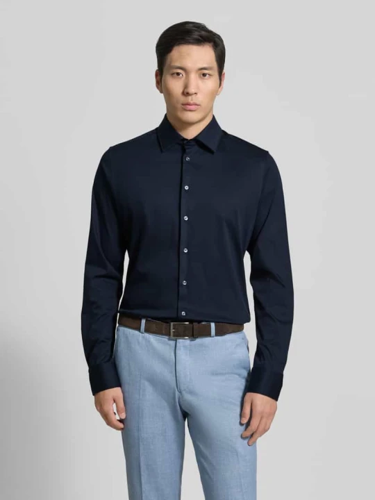 Zdjęcie produktu Koszula biznesowa o kroju slim fit z kołnierzykiem typu kent Roy Robson Czarny