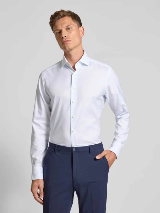 Zdjęcie produktu Koszula biznesowa o kroju slim fit z kołnierzykiem typu kent model ‘Savio’ OLYMP SIGNATURE Błękitny
