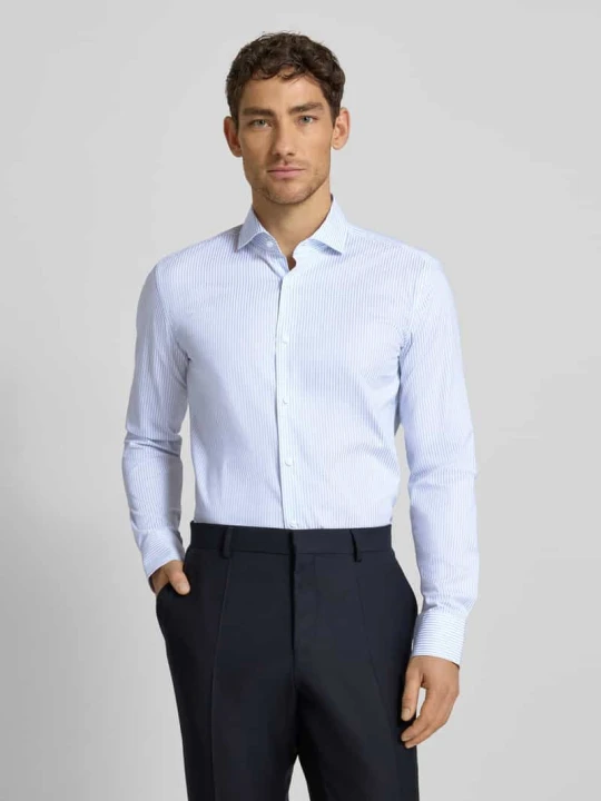 Zdjęcie produktu Koszula biznesowa o kroju slim fit z mieszanki bawełny model „HANK” Boss Błękitny