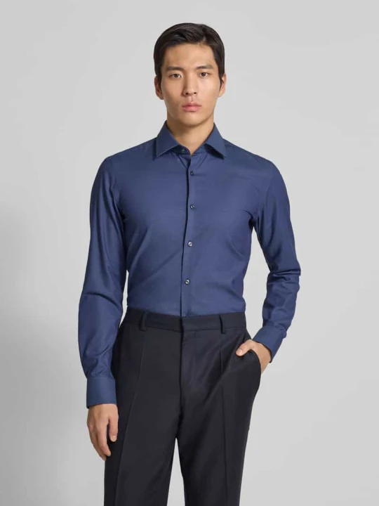 Zdjęcie produktu Koszula biznesowa o kroju slim fit z mieszanki bawełny model 'HANK' Boss Granatowy