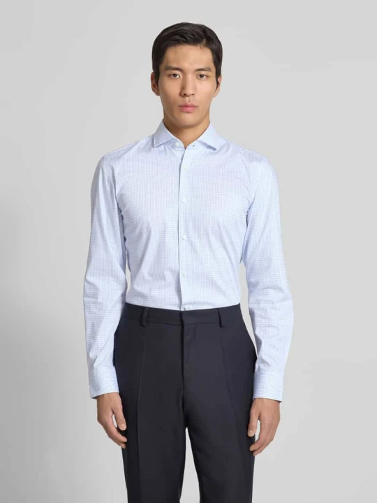 Zdjęcie produktu Koszula biznesowa o kroju slim fit z mieszanki bawełny model 'HANK' Boss Błękitny