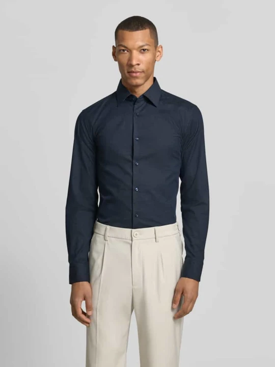 Zdjęcie produktu Koszula biznesowa o kroju slim fit z mieszanki bawełny model 'HANK' Boss Granatowy