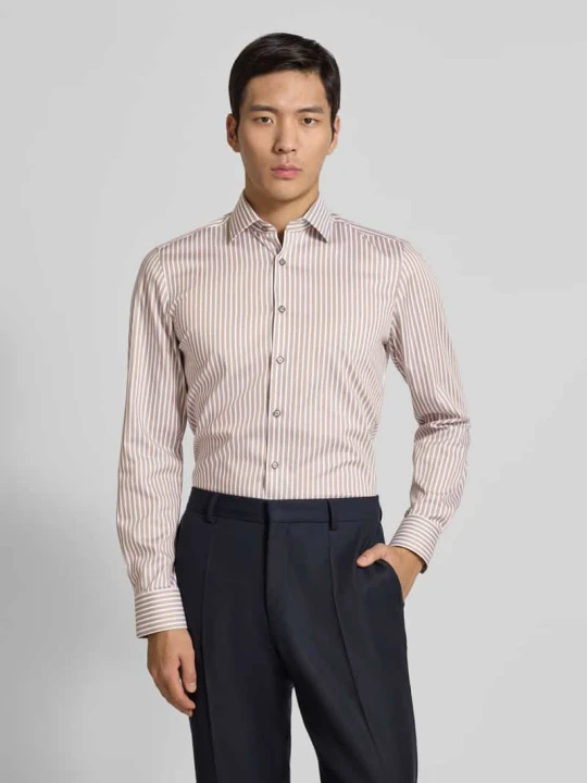 Zdjęcie produktu Koszula biznesowa o kroju slim fit z mieszanki bawełny z kołnierzykiem typu cutaway OLYMP Level 5 Piaskowy