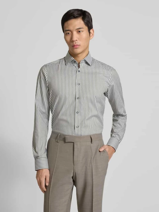 Zdjęcie produktu Koszula biznesowa o kroju slim fit z mieszanki bawełny z kołnierzykiem typu cutaway OLYMP Level 5 Oliwkowy