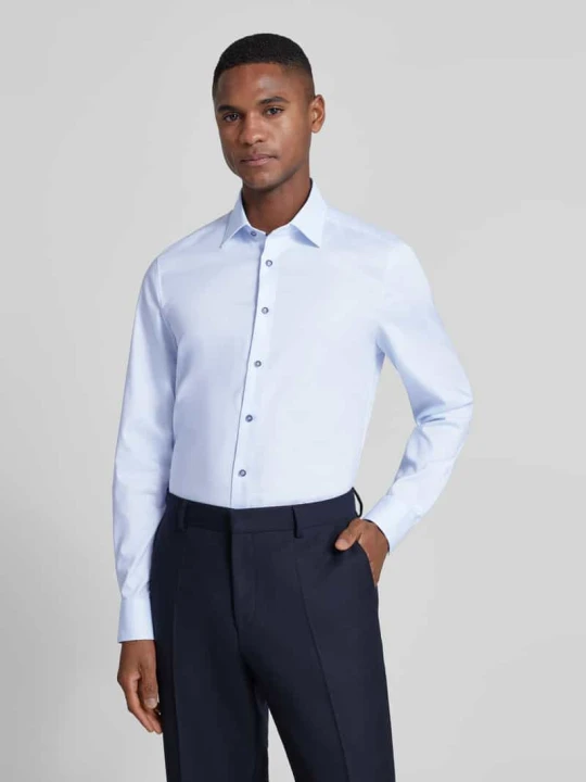 Zdjęcie produktu Koszula biznesowa o kroju slim fit z mieszanki bawełny z kołnierzykiem typu kent OLYMP Level 5 Błękitny