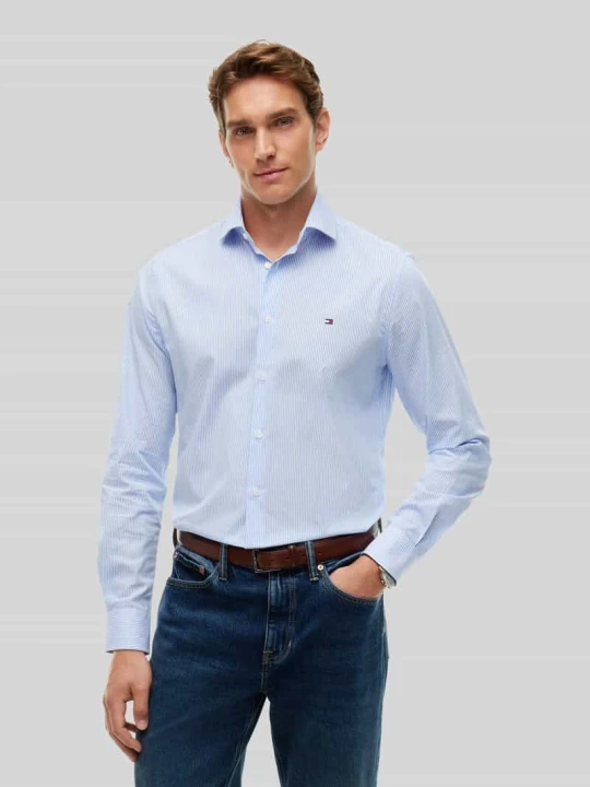 Zdjęcie produktu Koszula biznesowa o kroju slim fit z wyhaftowanym logo Tommy Hilfiger Błękitny