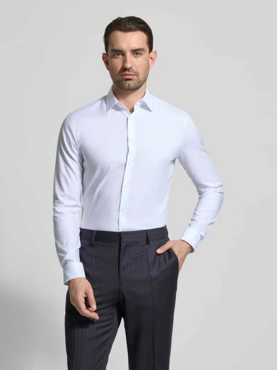 Zdjęcie produktu Koszula biznesowa o kroju super slim fit z kołnierzykiem kent i ze wzorem strukturalnym OLYMP No. Six Biały