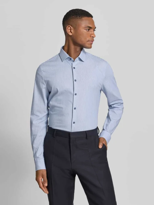 Zdjęcie produktu Koszula biznesowa o kroju super slim fit z kołnierzykiem typu kent OLYMP No. Six Błękitny