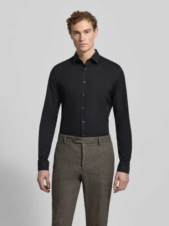 Zdjęcie produktu Super Slim Fit koszula biznesowa z bardzo długim rękawem model „URBAN KENT” OLYMP No. Six Czarny