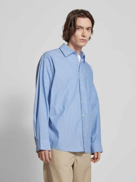 Zdjęcie produktu Koszula casualowa o kroju oversized z kieszenią na piersi model ‘ATLAS’ Jack&Jones Niebieski