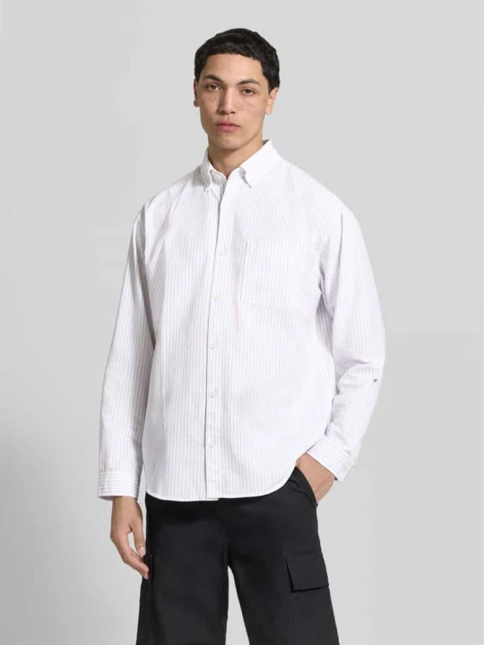 Zdjęcie produktu Koszula casualowa o kroju regular fit z brustaszą model 'NORREBRO' Jack&Jones Biały