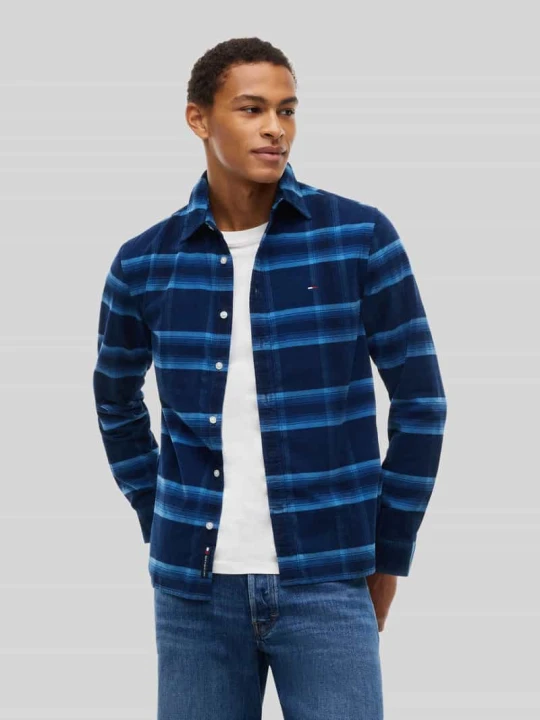 Zdjęcie produktu Koszula casualowa o kroju regular fit z fakturą sztruksu Tommy Jeans Ciemnoniebieski