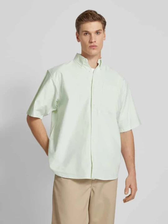 Zdjęcie produktu Koszula casualowa o kroju regular fit z kieszenią na piersi model ‘BRAXTON’ Carhartt WIP Jasnozielony