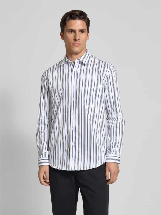 Zdjęcie produktu Koszula casualowa o kroju regular fit z kieszenią na piersi model ‘Guess’ Hugo