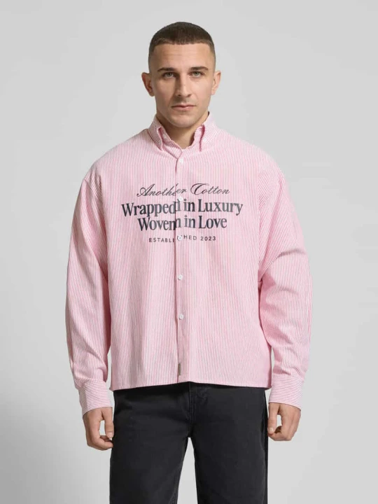Zdjęcie produktu Koszula casualowa o kroju regular fit z kołnierzykiem typu button down Another Cotton Lab Czerwony