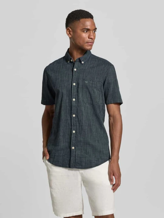 Zdjęcie produktu Koszula casualowa o kroju regular fit z kołnierzykiem typu button down Camel Active Granatowy