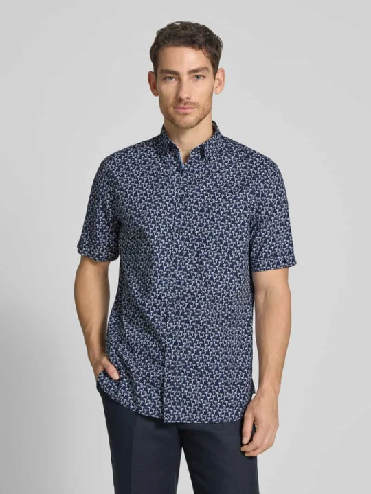 Zdjęcie produktu Koszula casualowa o kroju regular fit z kołnierzykiem typu button down Christian Berg Ciemnoniebieski
