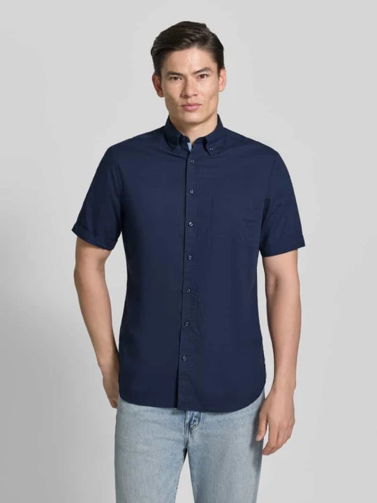Zdjęcie produktu Koszula casualowa o kroju regular fit z kołnierzykiem typu button down Christian Berg Granatowy