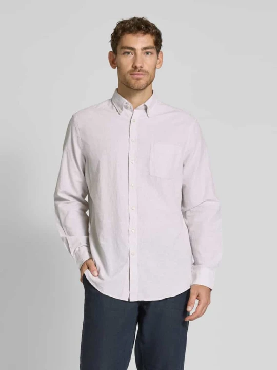 Zdjęcie produktu Koszula casualowa o kroju regular fit z kołnierzykiem typu button down Christian Berg Piaskowy