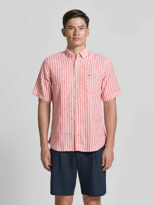 Zdjęcie produktu Koszula casualowa o kroju regular fit z kołnierzykiem typu button down FYNCH-HATTON Czerwony