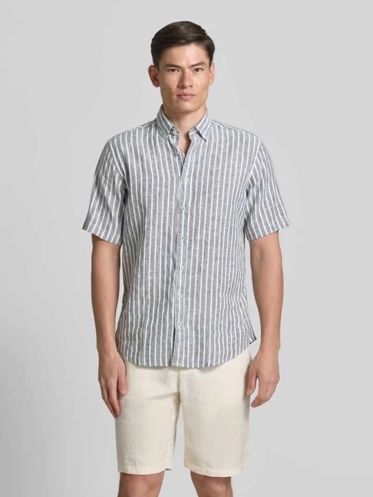 Zdjęcie produktu Koszula casualowa o kroju regular fit z kołnierzykiem typu button down FYNCH-HATTON Granatowy