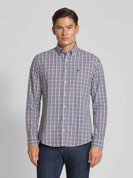 Zdjęcie produktu Koszula casualowa o kroju regular fit z kołnierzykiem typu button down FYNCH-HATTON Bordowy