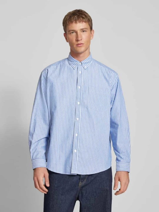 Zdjęcie produktu Koszula casualowa o kroju regular fit z kołnierzykiem typu button down model ‘Ebill’ Hugo Błękitny